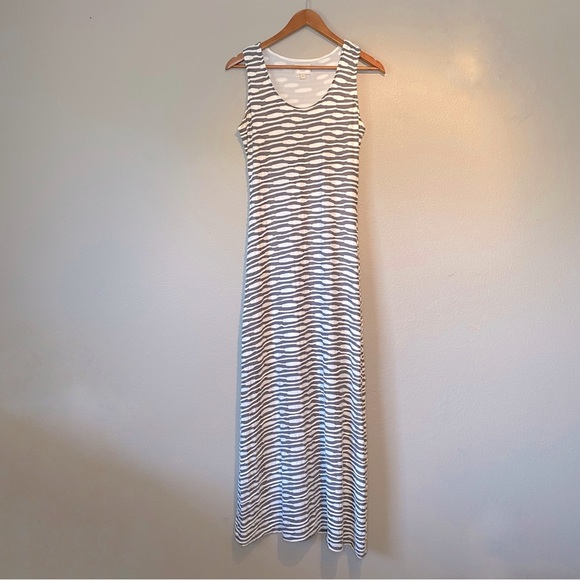 ECI Dresses & Skirts - Eci New York White Gray Gauze Textured Pattern Sleeveless Maxi Dress. Size S